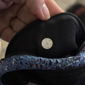 lululemon athletica Black and Blue Cropped Pants size 4